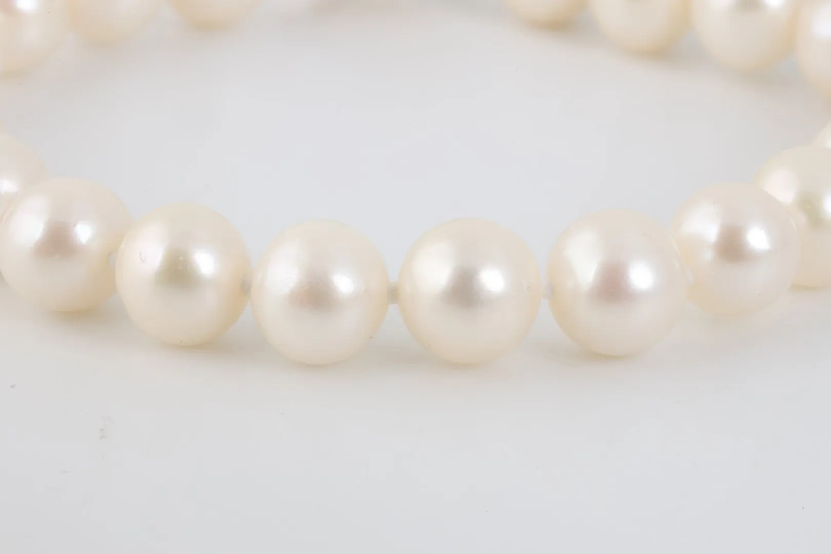 7.5" 14k Yellow Gold and Pearl Bracelet (16.29g.)