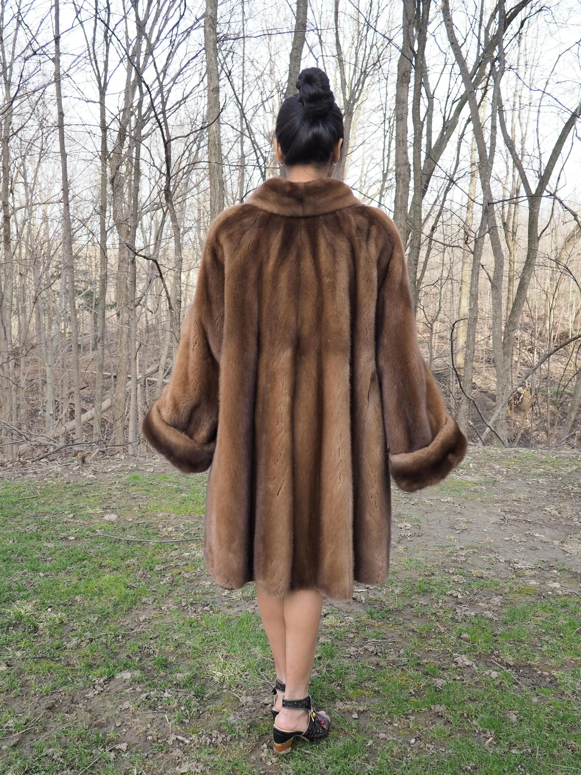 Brand New Luxurious Demi Buff Swing Canadian Mink Fur Coat Stroller L/XL