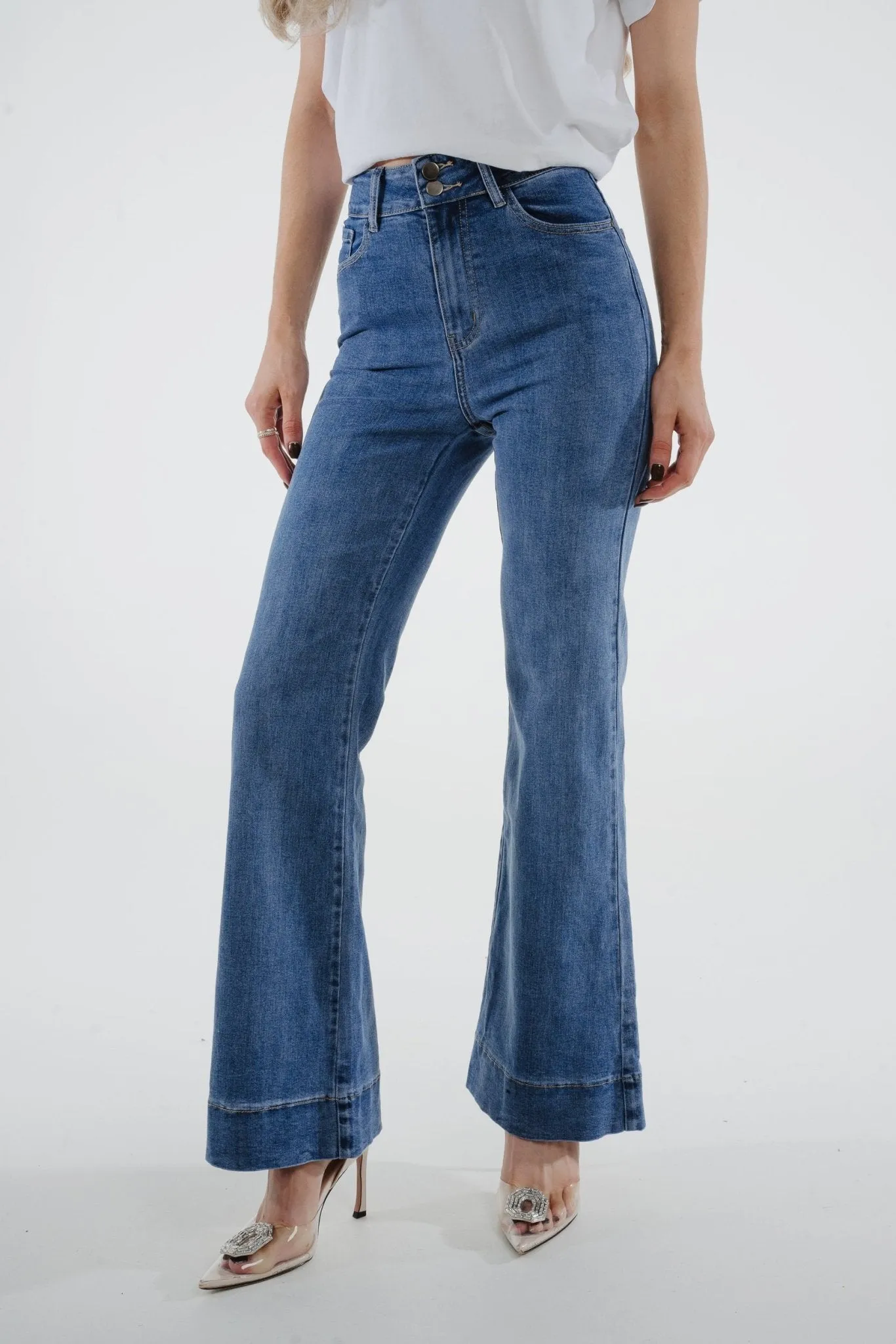 Cindy Wide Flare Jean In Mid Wash