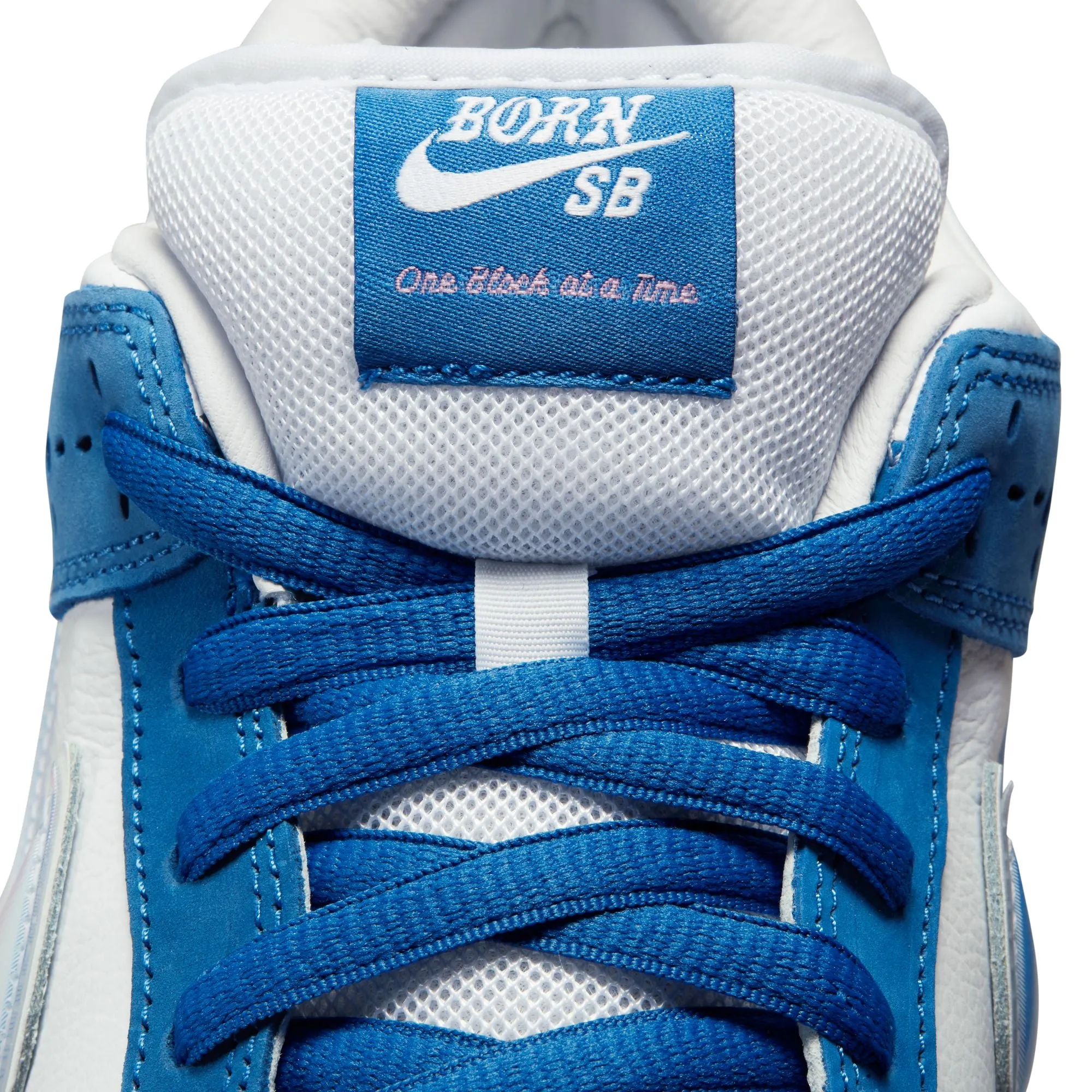 NIKE SB DUNK LOW BORN X RAISED